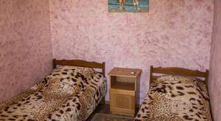Гостиница Guest House Ageev Лазаревское Бюджетный двухместный номер с 2 отдельными кроватями-1